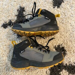 Salomon Hiking Shoes Kids Size 13